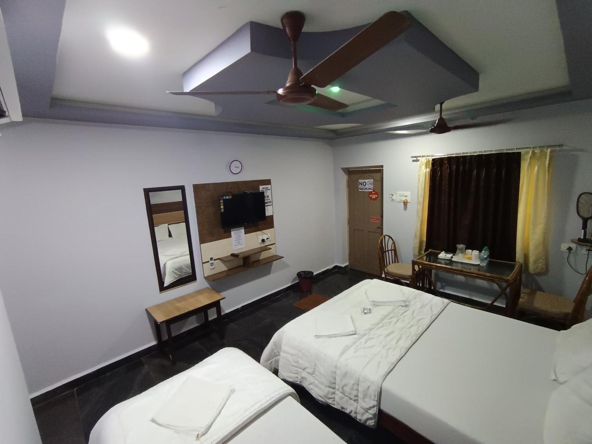 Sri Murugan Beach Paradise Hotel มหาพลีปุรัม ภายนอก รูปภาพ