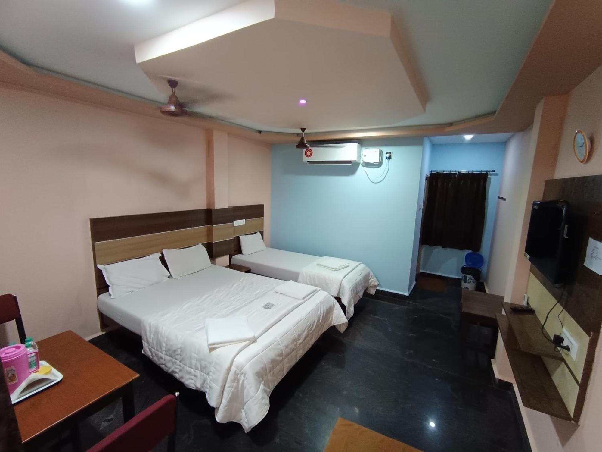 Sri Murugan Beach Paradise Hotel มหาพลีปุรัม ภายนอก รูปภาพ