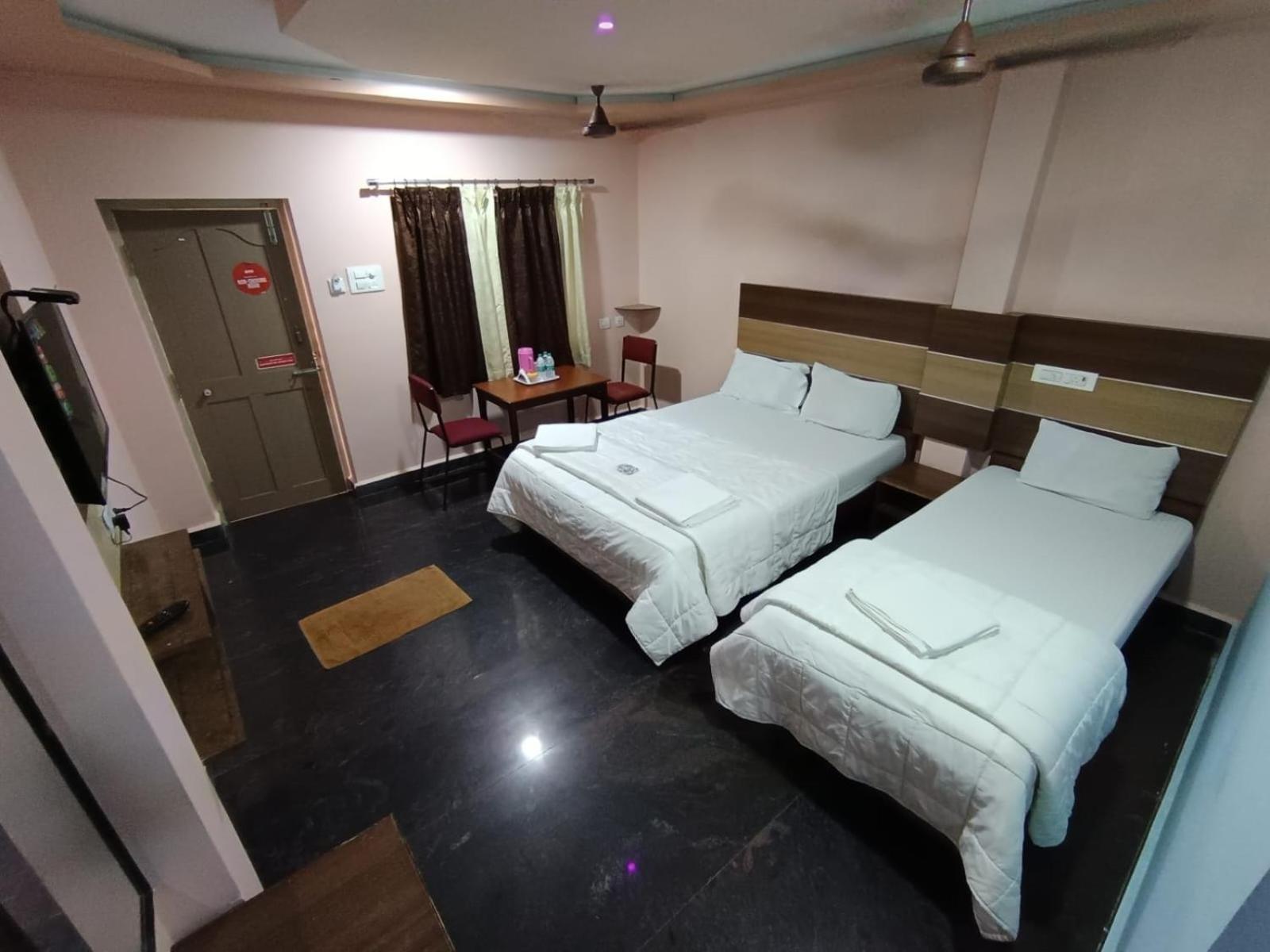 Sri Murugan Beach Paradise Hotel มหาพลีปุรัม ภายนอก รูปภาพ