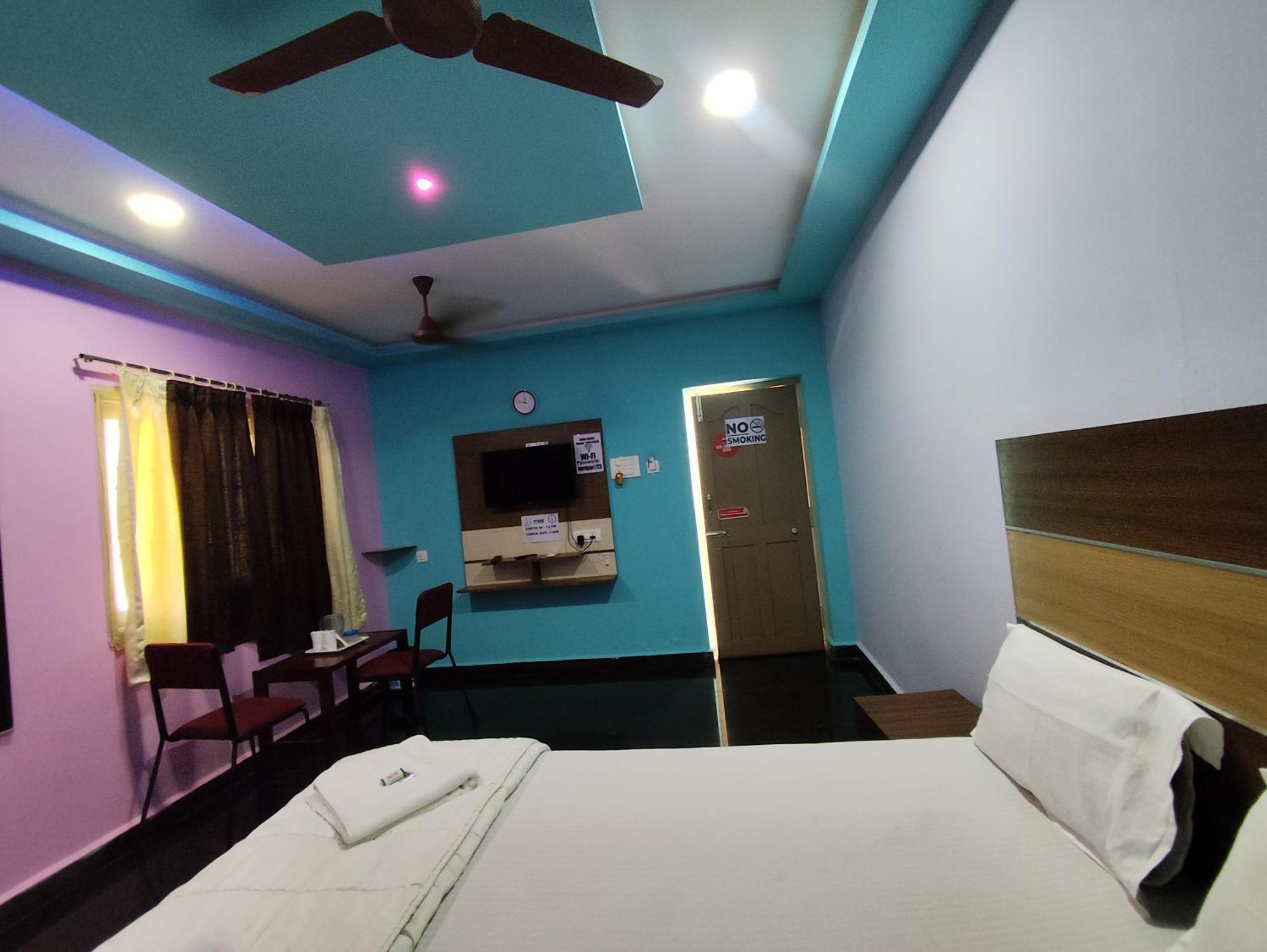 Sri Murugan Beach Paradise Hotel มหาพลีปุรัม ภายนอก รูปภาพ